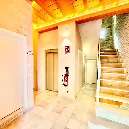 Click Triana Apartment Sevilla Buitenkant foto
