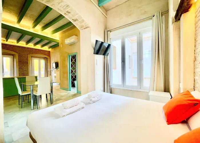 Click Triana Apartment